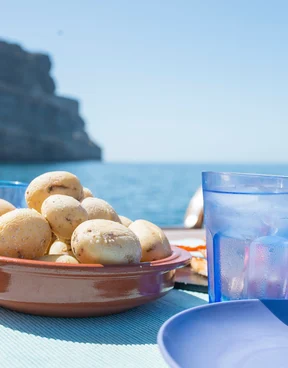 Excursión en barco con comida casera en Gran Canaria